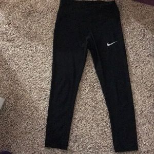 BLACK NIKE DRI-FIT RUNNING CROPS SIZE XS